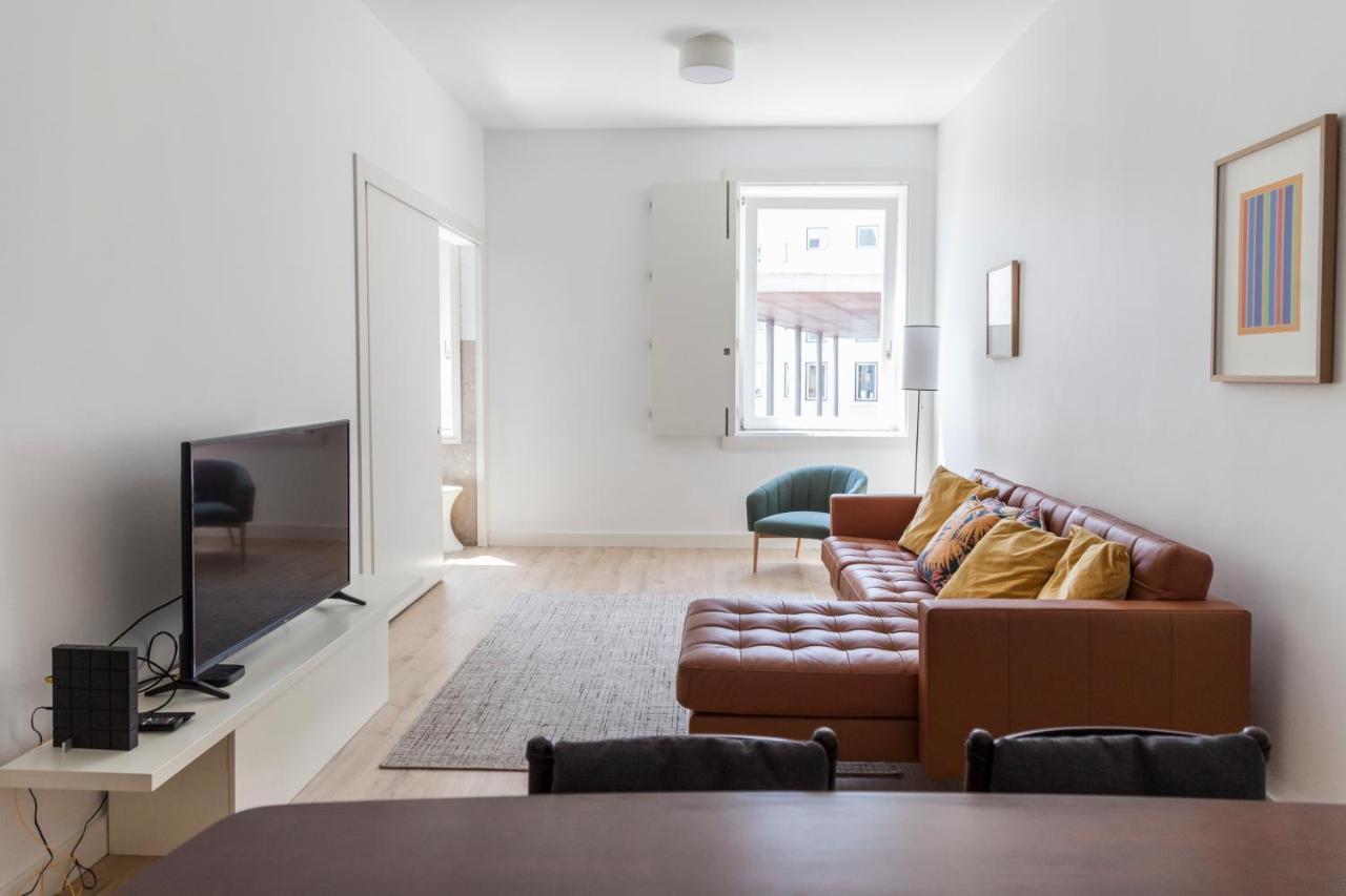 Classy 2Bdr Apartment In Downtown By Lovelystay Lissabon Buitenkant foto