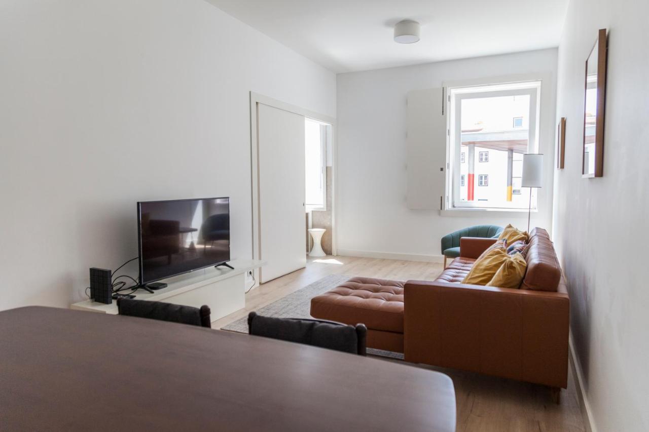 Classy 2Bdr Apartment In Downtown By Lovelystay Lissabon Buitenkant foto