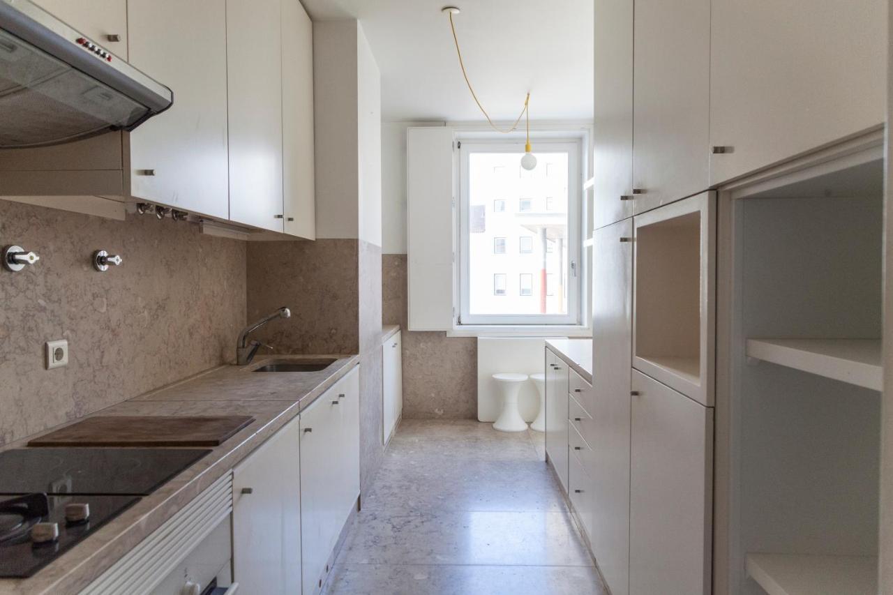 Classy 2Bdr Apartment In Downtown By Lovelystay Lissabon Buitenkant foto