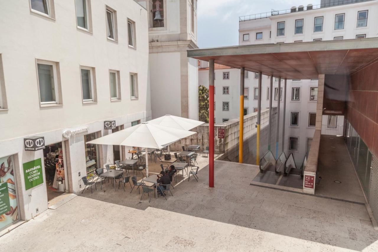 Classy 2Bdr Apartment In Downtown By Lovelystay Lissabon Buitenkant foto
